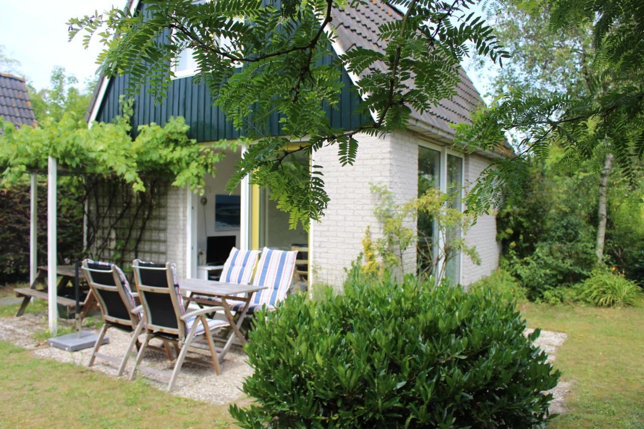 Bungalows - Bungalowpark Mooyeveld - Uniek Gelegen In De Duinen! Эгмонд-Биннен Номер фото