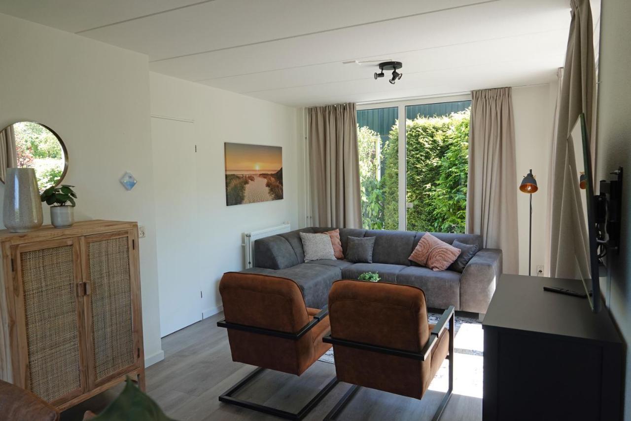 Bungalows - Bungalowpark Mooyeveld - Uniek Gelegen In De Duinen! Эгмонд-Биннен Номер фото