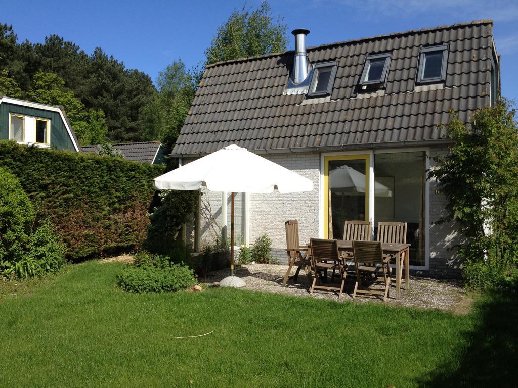 Bungalows - Bungalowpark Mooyeveld - Uniek Gelegen In De Duinen! Эгмонд-Биннен Номер фото