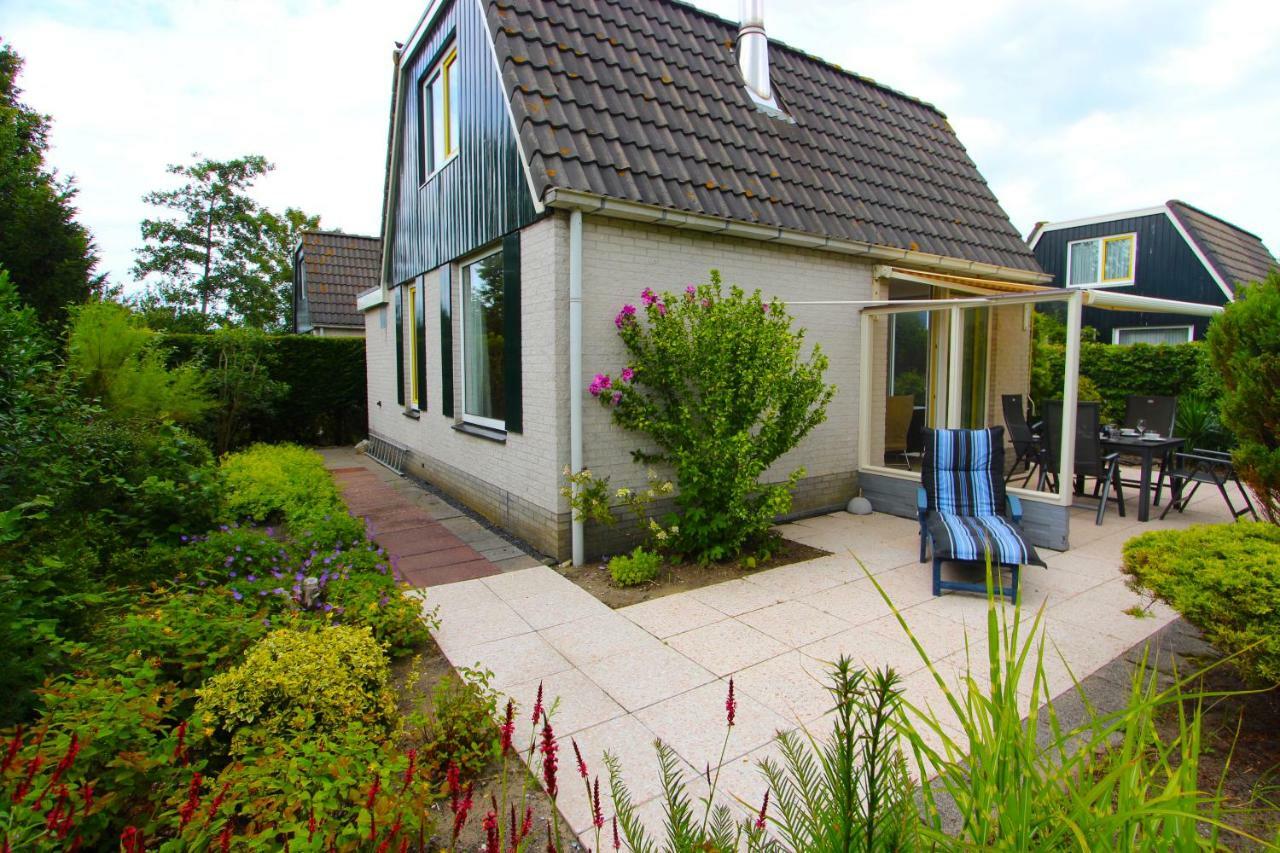 Bungalows - Bungalowpark Mooyeveld - Uniek Gelegen In De Duinen! Эгмонд-Биннен Экстерьер фото